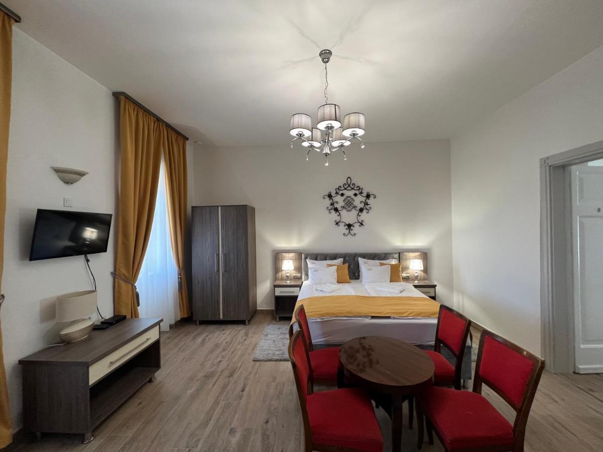 Kuria Vendeghaz Hotel โปรอสซโล ภายนอก รูปภาพ